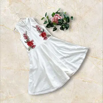 슬리브리스 원피스 플레어 드레스 화이트 꽃무늬 자수 프리 사이즈