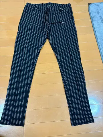 아담스 저글러 스트라이프 슬랙스 블랙