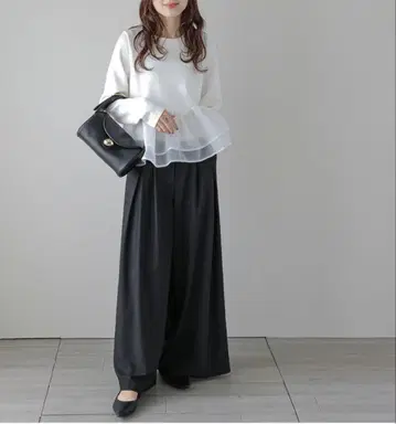 La-gemme 라디엠 시어 프릴 페플럼 긴팔 상의 화이트