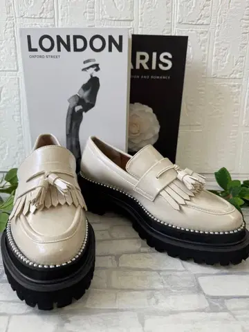 새상품급 UNITED ARROWS 퀼트 태슬 로퍼 가죽 신발