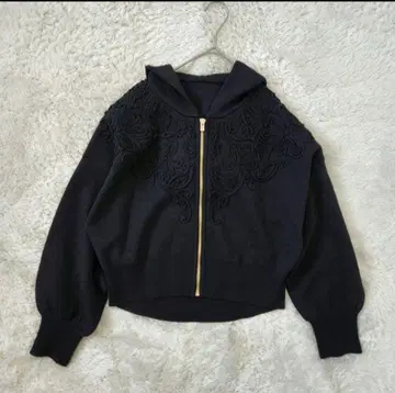 컨디션 최상 그레이스 콘티넨탈 코드 자수 니트 후드티 블랙 36