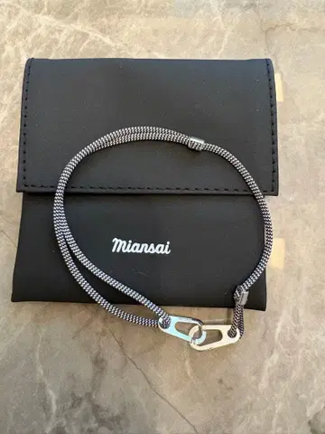 Miamsai Dima Pull 시착만 한 상품