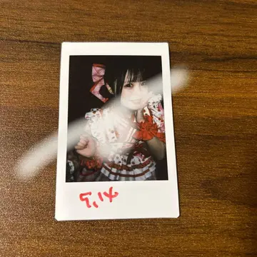 코코하나 리리 폴라로이드 사인