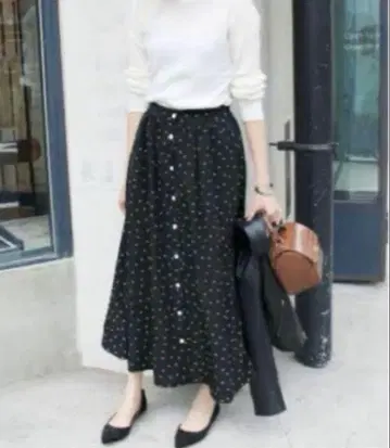 미사용 새상품 슬로브 이에나 니트 도트 블랙 스커트 세트