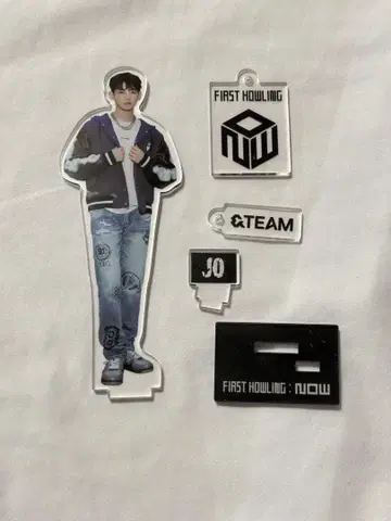 &TEAM JO FIRST HOWLING 아크릴 스탠드