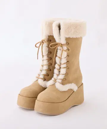 마이너스 3kg 보여주는 레이스업 어그 부츠