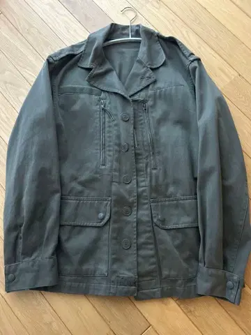 올리브 그린 밀리터리 자켓