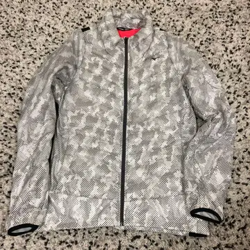 새상품급 미즈노 블레스서모 골프 다운 M