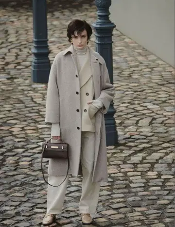 [ Mila Owen ] 드롭 숄더 스탠 칼라 롱 코트