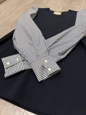유나이티드 애로우즈 상의 니트 블라우스 네이비 스트라이프 오피카지