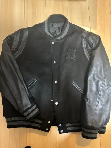 크로노스 바시티 자켓