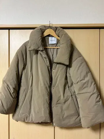 엠마 테일러 베이지 다운 자켓