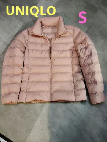 유니클로 울트라 라이트 다운 S 핑크 베이지 미사용 새상품 새상품급 경량