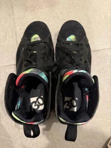 블랙스니커즈 23