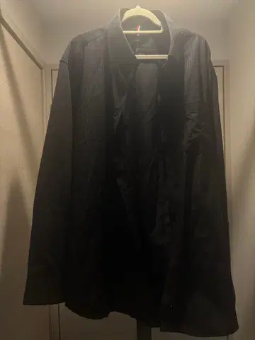 블랙 스트라이프 긴팔 셔츠