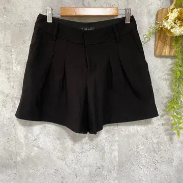 [ INDIVI ] 인디비 숏팬츠 투 턱 블랙 M 사이즈