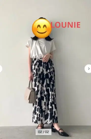 루니 기하학 프린트 비대칭 스커트 새상품 모노톤 화이트 블랙