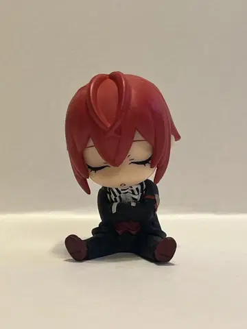 트위스테 어깨 쿵 리들 로즈하트