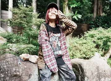 LiSA 롱 티셔츠 패치워크 굿즈