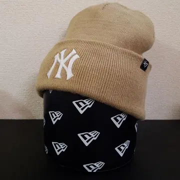 22's 47Brand x NY Yankees Cuff Beanie
