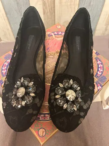 돌체앤가바나 레이스 플랫슈즈 비쥬 포함 36.5