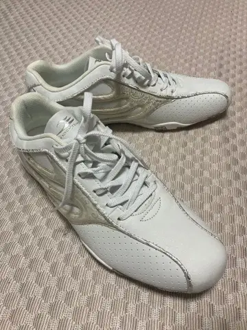 DRAGON BEARD 스니커즈 27.5cm 새상품 미사용