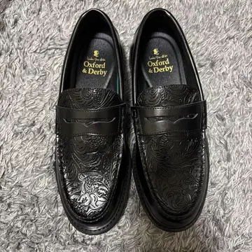 옥스포드 & 더비 블랙 로퍼 페이즐리