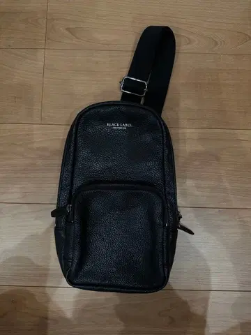 새상품급 BLACK LABEL 바디백 블랙