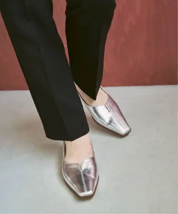 LE TALON 스퀘어 플랫슈즈 실버