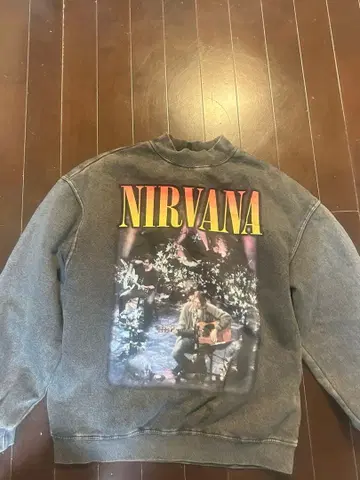 NIRVANA 그래픽 프린트 트레이닝복
