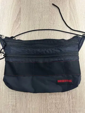 BRIEFING 블랙 사코슈
