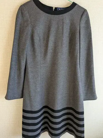 그레이 스트라이프 밑단 긴팔 원피스