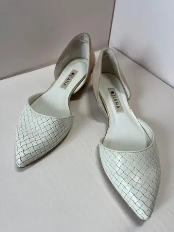 DIANA 다이애나 메쉬 디자인 화이트 펌프스 22cm