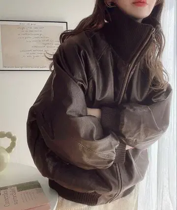 [택 포함 새상품] Java 브라운 가죽 하이넥 자켓