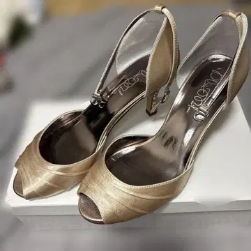 결혼식용 골드 오픈토 하이힐 사이즈 37 장식 탈부착 가능