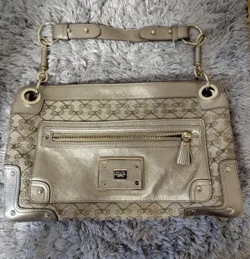 아냐 힌드마치 골드 숄더백 지퍼 포켓 부착