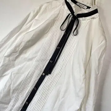 새상품급 길드 프라임 긴팔 블라우스 셔츠 프릴 플리츠 화이트 S~M