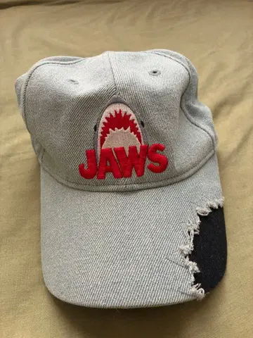 JAWS USJ 데님풍 캡 찢김 디자인