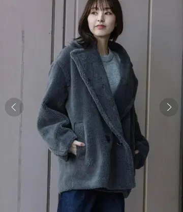 미사용 새상품 Munich 울 시프 보아 무스탕 피코트 다크 그레이