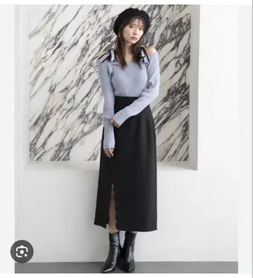 And couture 스캘럽 슬릿 타이트 스커트