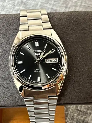 새상품급 SEIKO5 SNXS79J1