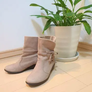 DIANA WELL FIT 다이애나웰핏 부티 22.5cm