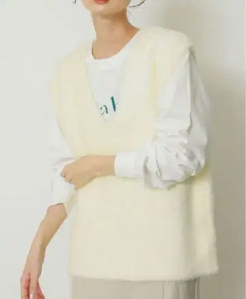 센스 오브 플레이스 바이 어반 리서치, 샤기 니트 베스트