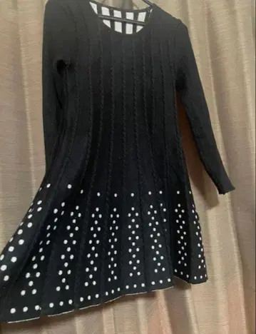 블랙 도트 무늬 니트 튜닉 긴팔