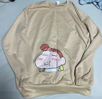 짱구 프린트 베이지 맨투맨