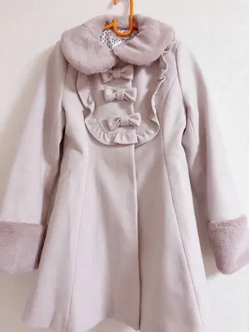 pium 요크 프릴 리본 도리 코트 핑크