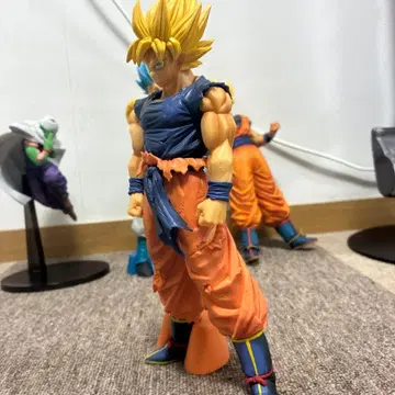 제일복권 A상 초사이어인 손오공 피규어