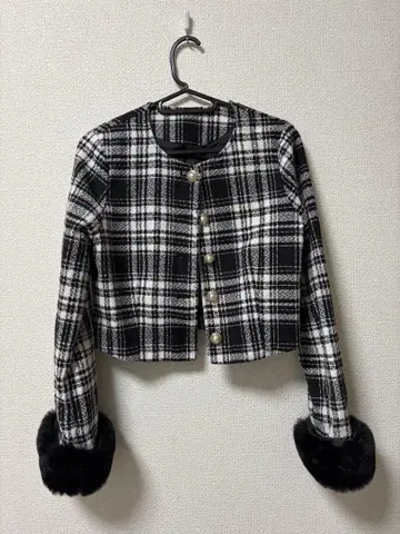 체크 무늬 노카라 자켓