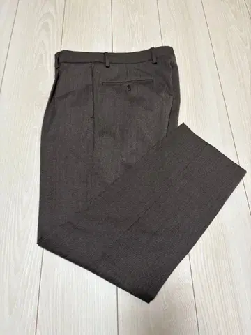 [컨디션 최상] 그린 라벨 릴랙싱 TWPU 홈스펀 1 플리츠 슬랙스