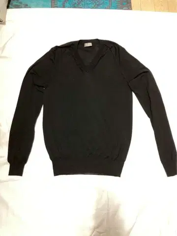 블랙 V넥 얇은 니트